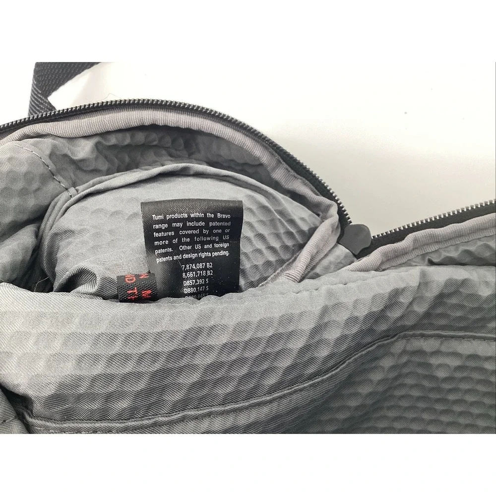 Tumi alpha bravo Cannon Nylon Laptop Backpack black One Zipper Not Working